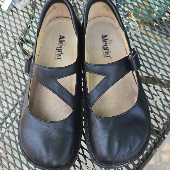 Alegria Black Comfort Flats with Elastic Straps - Picture 1 of 7